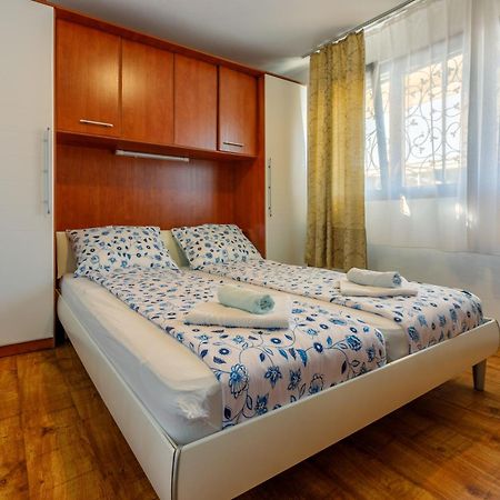 Apartment Eni Selce Exterior photo