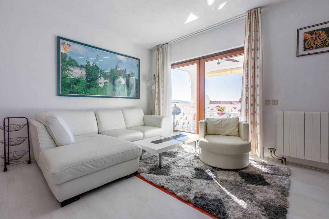 Apartment Eni Selce Exterior photo