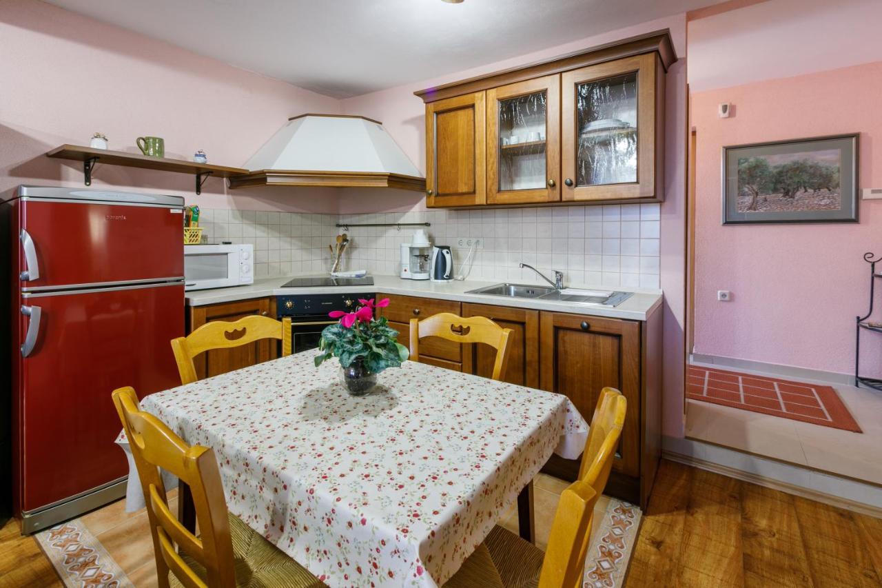 Apartment Eni Selce Exterior photo