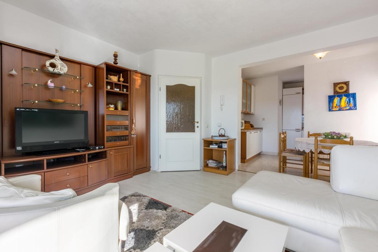 Apartment Eni Selce Exterior photo