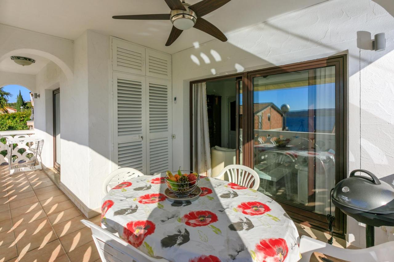 Apartment Eni Selce Exterior photo