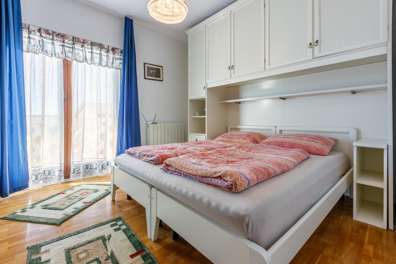 Apartment Eni Selce Exterior photo