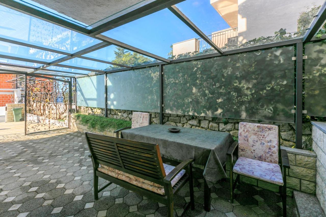 Apartment Eni Selce Exterior photo