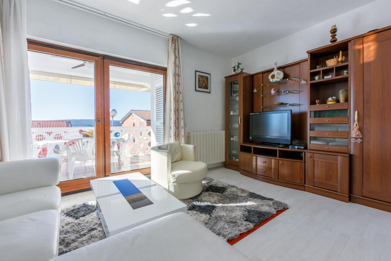 Apartment Eni Selce Exterior photo