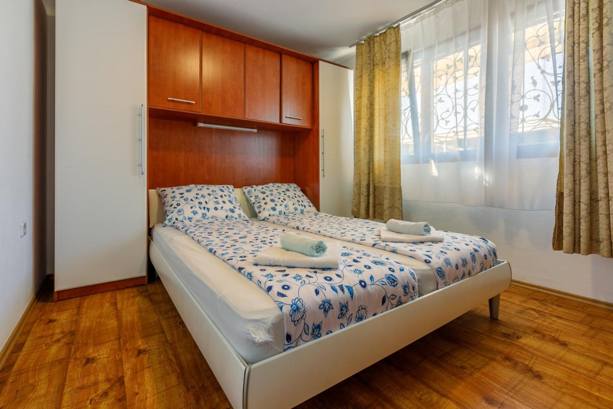 Apartment Eni Selce Exterior photo